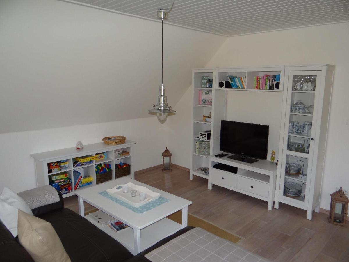 Ferienwohnung-Dg-Im-Reetdachhaus-Im-Ort-Welt Zewnętrze zdjęcie